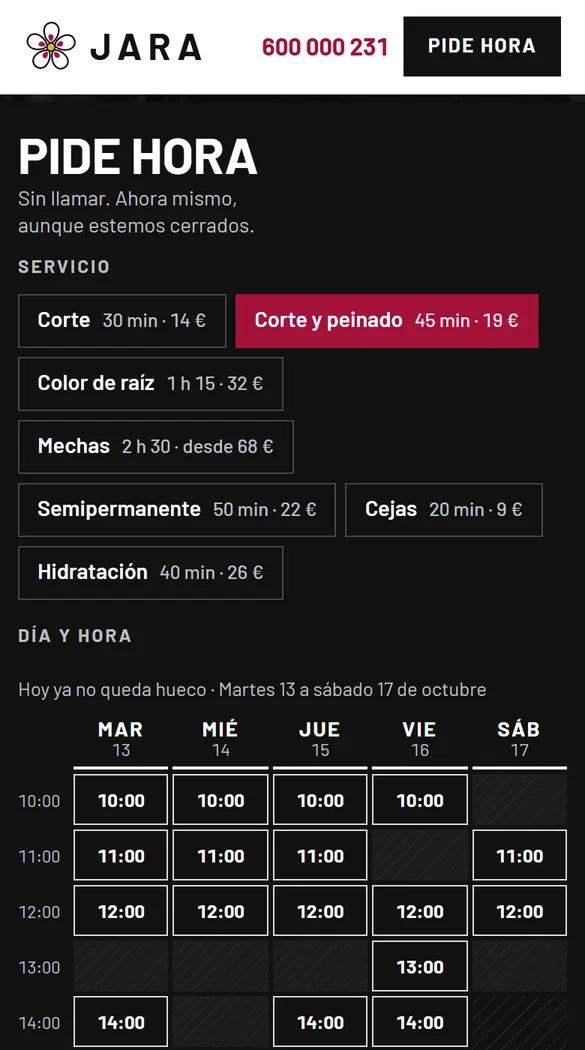 La misma web vista en un móvil, cogiendo cita: se elige el servicio y luego el hueco libre